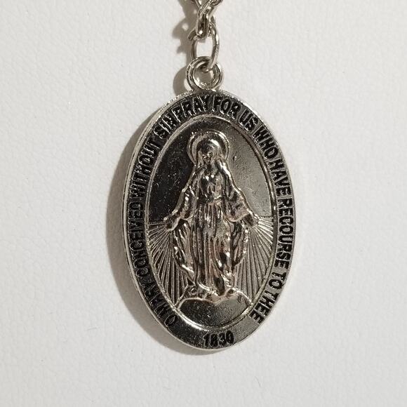 Silver tone 20" chain with a 1x 3/4" pendant 1.1511 - Picture 3 of 9